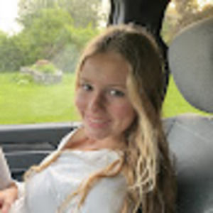 Meet your Posher, Maya